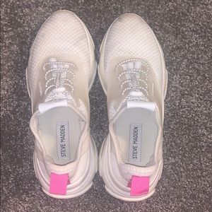 LIGHTLY USED size 7 Steve Madden shoes